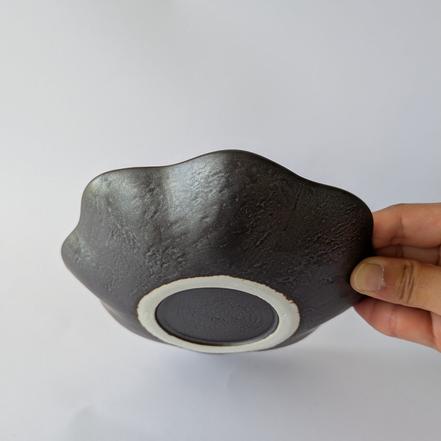Hana Charcoal Scalloped Edge Plate